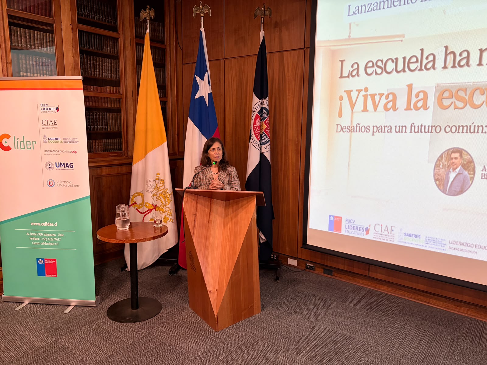 Lanzamiento del libro La escuela ha muerto Viva la escuela en la PUCV